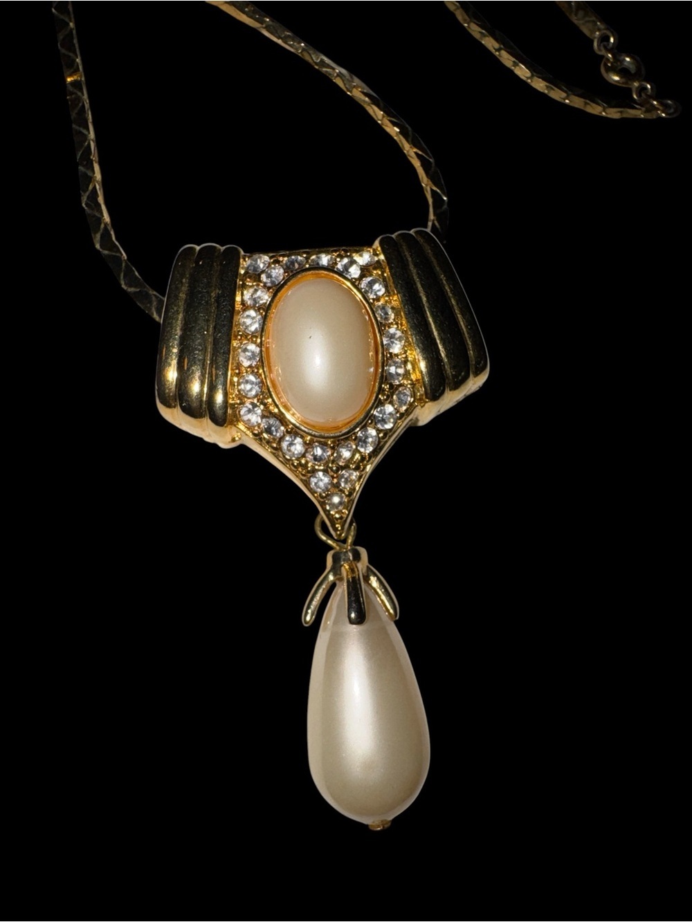 Vintage Gold Pearl Drop with crystal Accents Pendant Necklace - Unbranded - Picture 2 of 6